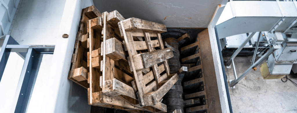 Wood and plastic Pallet Shredder